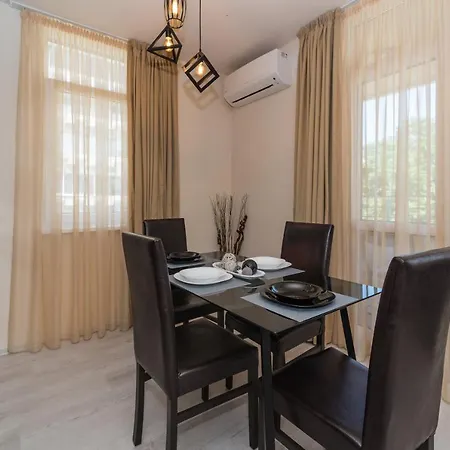 Апартамент Alma - Stylish 1bd Flat With Balcony By Flat Mаnager