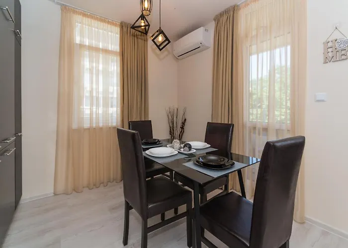 Apartment Alma - Stylish 1bd Flat With Balcony By Flat Mаnager