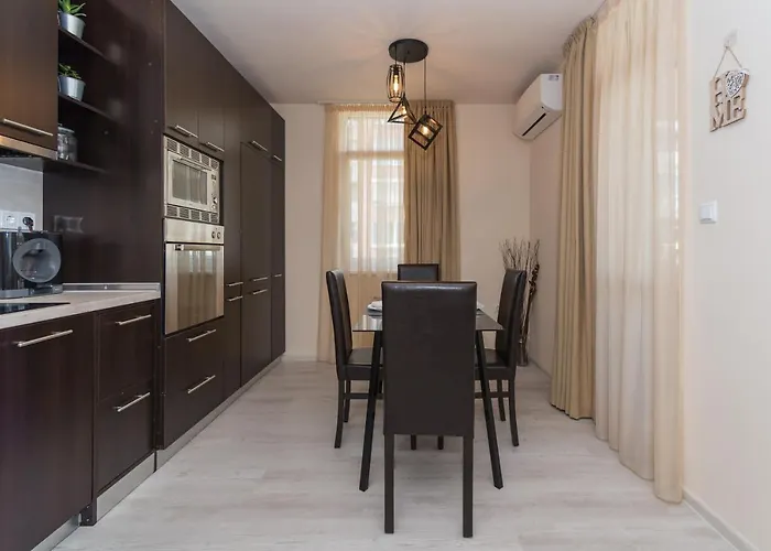 Alma - Stylish 1bd Flat With Balcony By Flat Mаnager